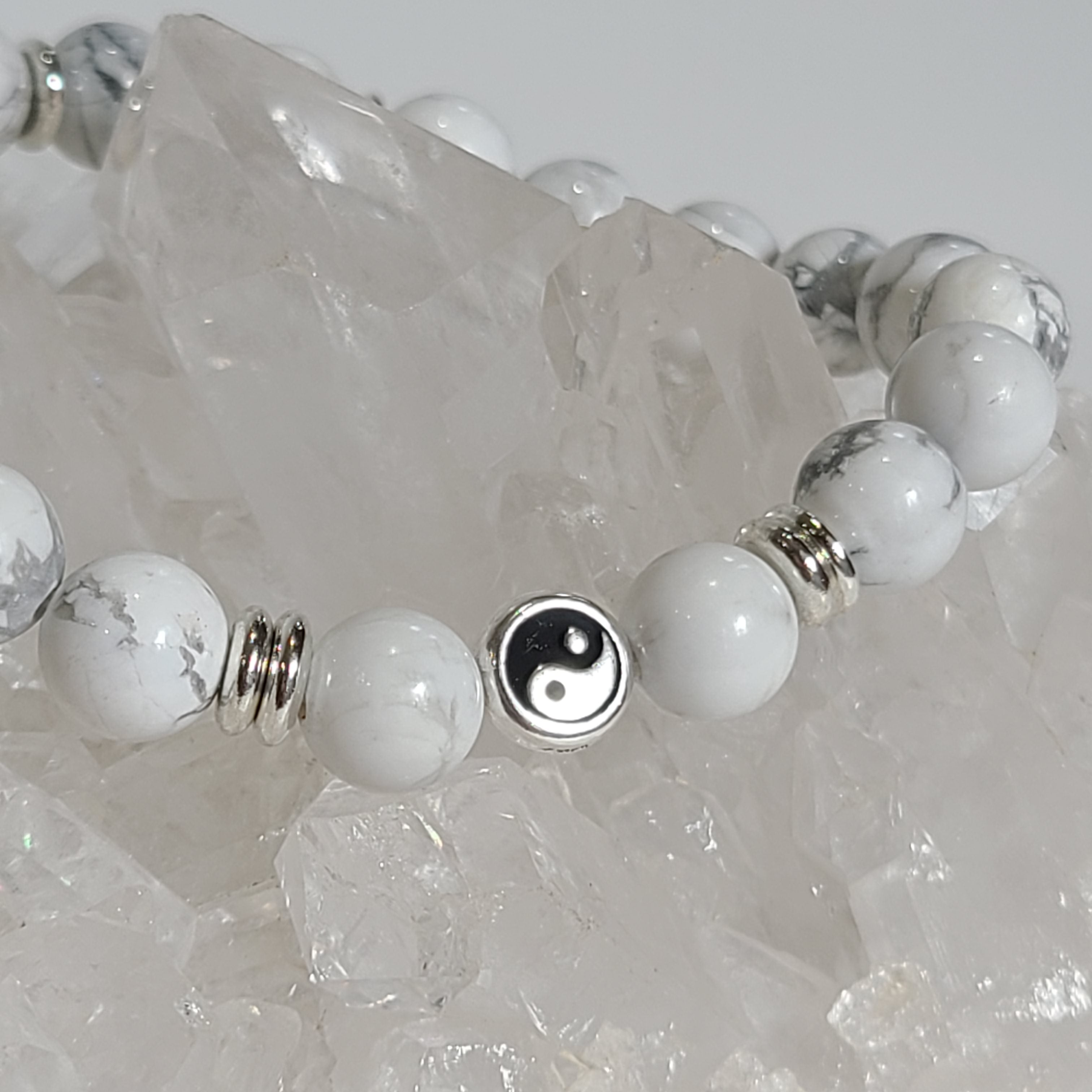 Howlite Stretch Bracelet with Yin Yang Symbol