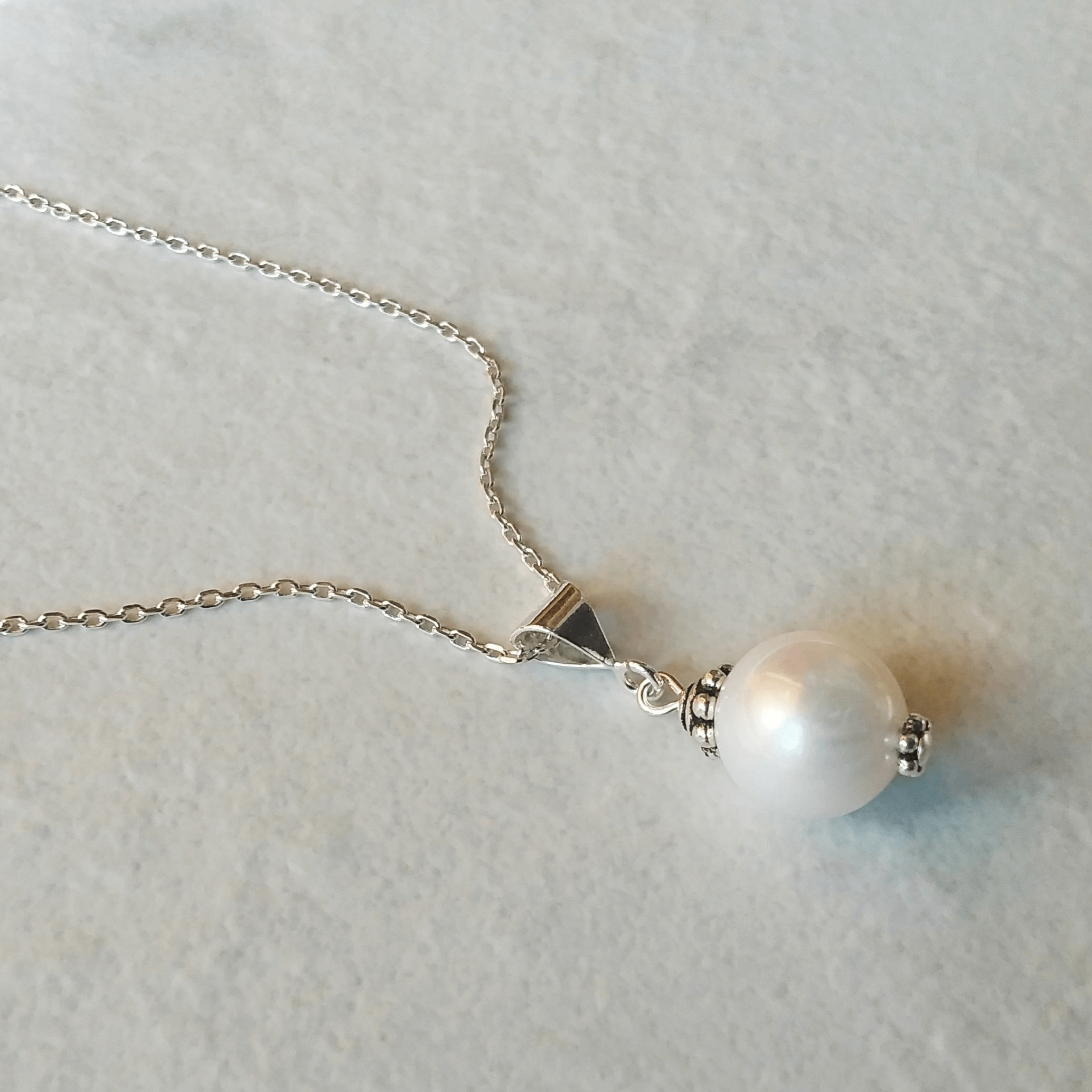 Freshwater Pearl Single Gem Necklace